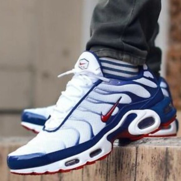 air max plus blue red